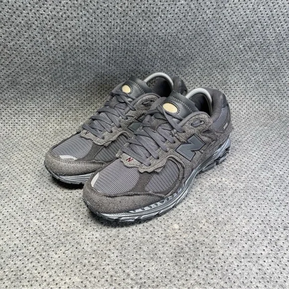 New Balance 2002R casual fashion sneakers